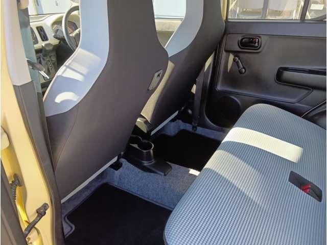 アルト Ｆ　シフォンアイボリーメタリック　オートギアシフト　キーレスエントリー　純正オーディオ　ＡＵＸ接続　ＡＢＳ　横滑り防止機能　ライトレベライザー　保証付き（30枚目）