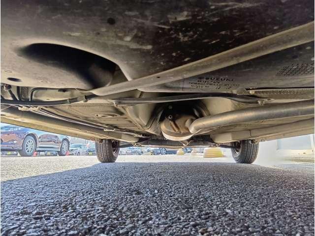 アルト Ｆ　シフォンアイボリーメタリック　オートギアシフト　キーレスエントリー　純正オーディオ　ＡＵＸ接続　ＡＢＳ　横滑り防止機能　ライトレベライザー　保証付き（41枚目）