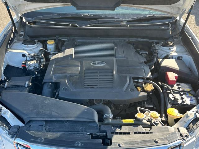 綺麗なエンジンルームで点検バッチリ☆当社では、こだわりのエンジンフラッシングでエンジン内部の汚れを取り除かせていただきますので、エンジンのパフォーマンスもバッチリです！