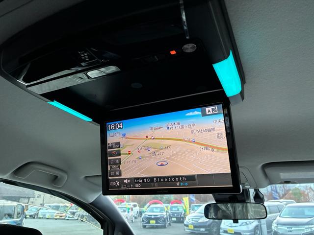 ヴォクシー ハイブリッドV ワンオーナー トヨタセーフティセンス 10型フルセグナビ フリップダウンモニター エンジンスターター バックカメラ LEDヘッドライト 左側電動スライドドア スマートキー プッシュスタート(9枚目)