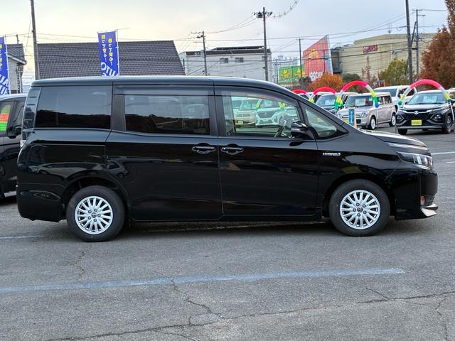 ヴォクシー ハイブリッドV ワンオーナー トヨタセーフティセンス 10型フルセグナビ フリップダウンモニター エンジンスターター バックカメラ LEDヘッドライト 左側電動スライドドア スマートキー プッシュスタート(27枚目)