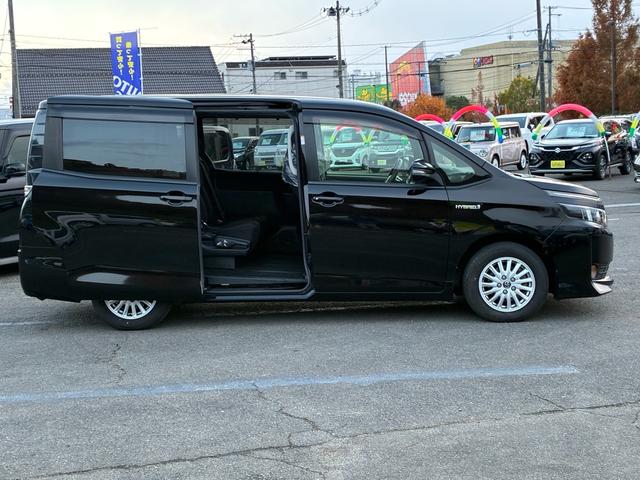 ヴォクシー ハイブリッドV ワンオーナー トヨタセーフティセンス 10型フルセグナビ フリップダウンモニター エンジンスターター バックカメラ LEDヘッドライト 左側電動スライドドア スマートキー プッシュスタート(29枚目)