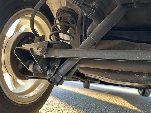 ☆左リア足回り☆（納車時シャーシブラックによる防錆塗装いたします。）