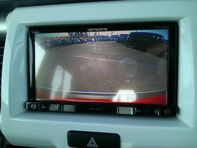 バックカメラで後方確認