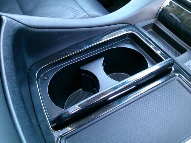 アルファード ２．５Ｓ　Ｃパッケージ　ワンオーナー　ツインムーンルーフ　１０．５ディスプレイオーディオ　１３．３リヤエンターテインメントシステム　　全方位カメラ　トヨタセイフティセンス　ＥＴＣ２．０　クルーズコントロール　三眼ヘッドライト（41枚目）