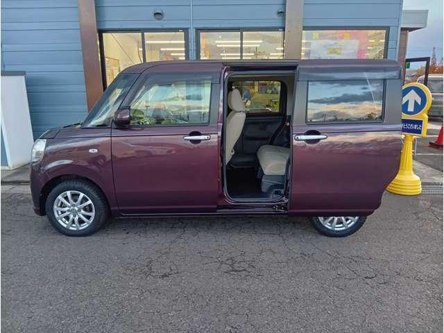 ムーヴキャンバス Ｘ　ＳＡＩＩＩ　４ＷＤ　踏み間違い防止機能　クリアランスソナー　レーンアシスト　社外ナビ　フルセグＴＶ　Ｂｌｕｅｔｏｏｔｈ　ＤＶＤ再生　ＨＤＭＩ　ＥＴＣ　全方位モニター　両側電動スライドドア　社外１４インチＡＷ（11枚目）