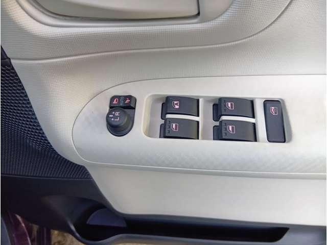 ムーヴキャンバス Ｘ　ＳＡＩＩＩ　４ＷＤ　踏み間違い防止機能　クリアランスソナー　レーンアシスト　社外ナビ　フルセグＴＶ　Ｂｌｕｅｔｏｏｔｈ　ＤＶＤ再生　ＨＤＭＩ　ＥＴＣ　全方位モニター　両側電動スライドドア　社外１４インチＡＷ（30枚目）