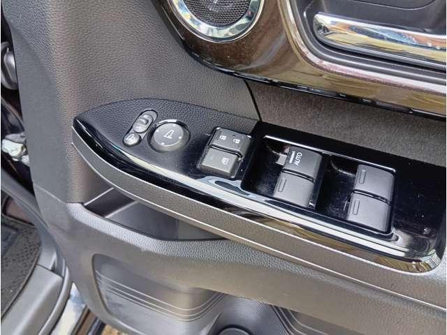 Ｎ－ＢＯＸカスタム Ｇ・Ｌターボホンダセンシング　ターボ　両側電動　クリアランスソナー　アダプティブクルーズ　パドルシフト　ＬＥＤヘッドライト＆フォグ　ハーフレザーシート　ＵＳＢソケット２個　社外ナビ　フルセグＴＶ　Ｂｌｕｅｔｏｏｔｈ　ＤＶＤ再生（33枚目）