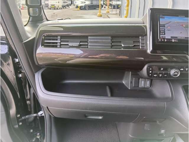 Ｎ－ＢＯＸカスタム Ｇ・Ｌターボホンダセンシング　ターボ　両側電動　クリアランスソナー　アダプティブクルーズ　パドルシフト　ＬＥＤヘッドライト＆フォグ　ハーフレザーシート　ＵＳＢソケット２個　社外ナビ　フルセグＴＶ　Ｂｌｕｅｔｏｏｔｈ　ＤＶＤ再生（38枚目）