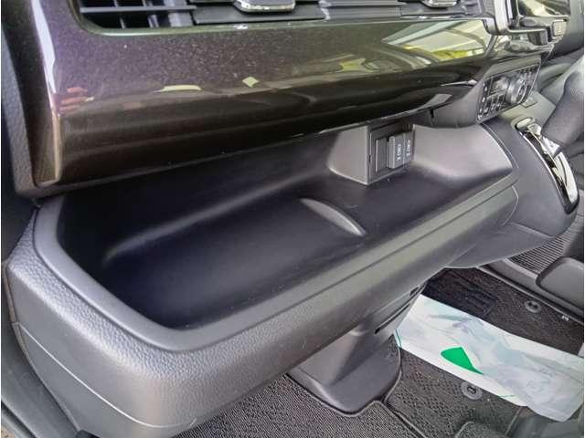 Ｎ－ＢＯＸカスタム Ｇ・Ｌターボホンダセンシング　ターボ　両側電動　クリアランスソナー　アダプティブクルーズ　パドルシフト　ＬＥＤヘッドライト＆フォグ　ハーフレザーシート　ＵＳＢソケット２個　社外ナビ　フルセグＴＶ　Ｂｌｕｅｔｏｏｔｈ　ＤＶＤ再生（40枚目）