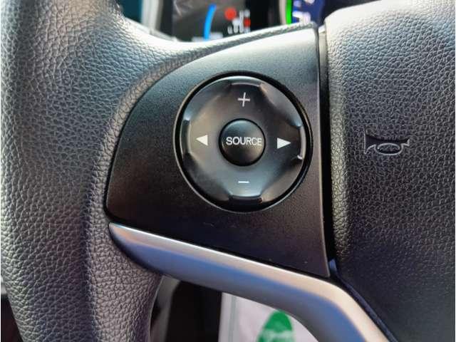 フィットハイブリッド Ｆパッケージ　４ＷＤ　スマートキー　社外ナビ　フルセグＴＶ　Ｂｌｕｅｔｏｏｔｈ　ＤＶＤ再生　Ｂカメラ　ステアリングスイッチ　ワイパーデアイサー　純正１５インチアルミホイール　保証付き（17枚目）