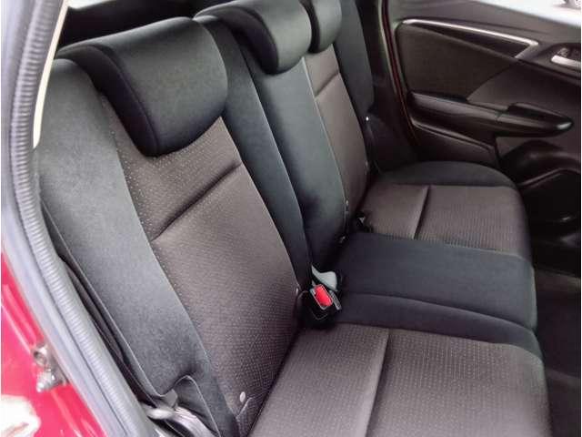 フィットハイブリッド Ｆパッケージ　４ＷＤ　スマートキー　社外ナビ　フルセグＴＶ　Ｂｌｕｅｔｏｏｔｈ　ＤＶＤ再生　Ｂカメラ　ステアリングスイッチ　ワイパーデアイサー　純正１５インチアルミホイール　保証付き（37枚目）