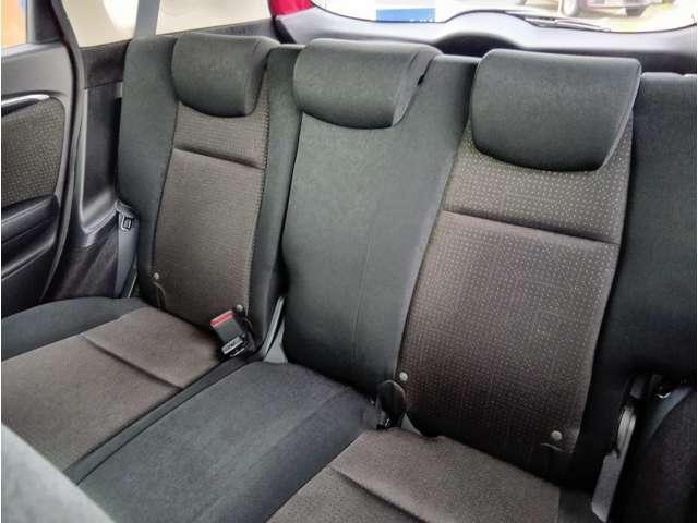 フィットハイブリッド Ｆパッケージ　４ＷＤ　スマートキー　社外ナビ　フルセグＴＶ　Ｂｌｕｅｔｏｏｔｈ　ＤＶＤ再生　Ｂカメラ　ステアリングスイッチ　ワイパーデアイサー　純正１５インチアルミホイール　保証付き（39枚目）