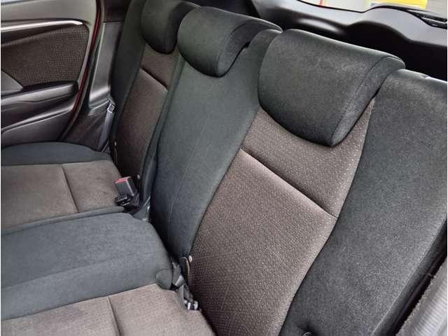 フィットハイブリッド Ｆパッケージ　４ＷＤ　スマートキー　社外ナビ　フルセグＴＶ　Ｂｌｕｅｔｏｏｔｈ　ＤＶＤ再生　Ｂカメラ　ステアリングスイッチ　ワイパーデアイサー　純正１５インチアルミホイール　保証付き（41枚目）