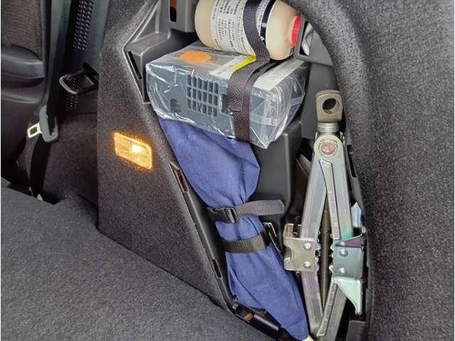 フィットハイブリッド Ｆパッケージ　４ＷＤ　スマートキー　社外ナビ　フルセグＴＶ　Ｂｌｕｅｔｏｏｔｈ　ＤＶＤ再生　Ｂカメラ　ステアリングスイッチ　ワイパーデアイサー　純正１５インチアルミホイール　保証付き（47枚目）