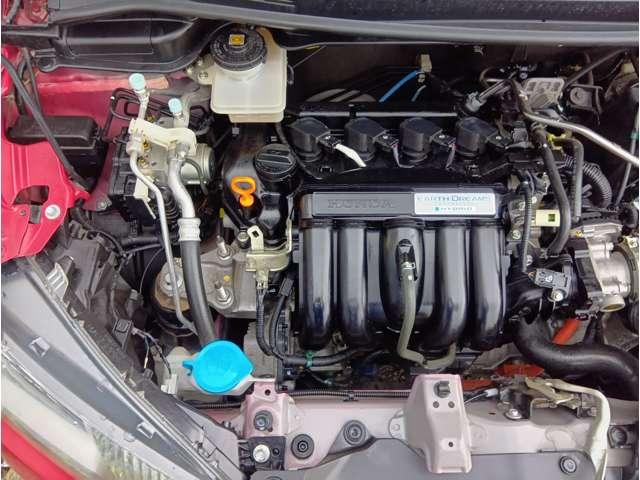 フィットハイブリッド Ｆパッケージ　４ＷＤ　スマートキー　社外ナビ　フルセグＴＶ　Ｂｌｕｅｔｏｏｔｈ　ＤＶＤ再生　Ｂカメラ　ステアリングスイッチ　ワイパーデアイサー　純正１５インチアルミホイール　保証付き（49枚目）