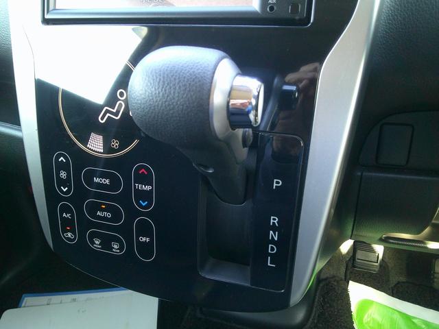 デイズ ハイウェイスター X 4WD プッシュスタート スマートキー ETC 純正カーナビ フルセグTV バックカメラ シートヒーター アイドリングストップ オートエアコン LEDヘッドライト 純正アルミホイール ドアバイザー(22枚目)