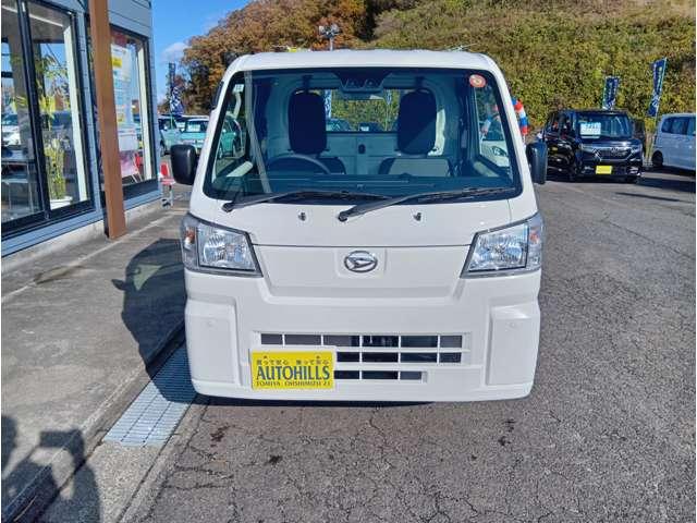 ハイゼットトラック スタンダード　届出済未使用車　スマートアシスト　ＡＭＦＭラジオ　電動式パワーステアリング　マニュアルエアコン　プリントレザーシート　リヤコンビネーションランプ　クリーンエアフィルター　クリアランスソナー（10枚目）