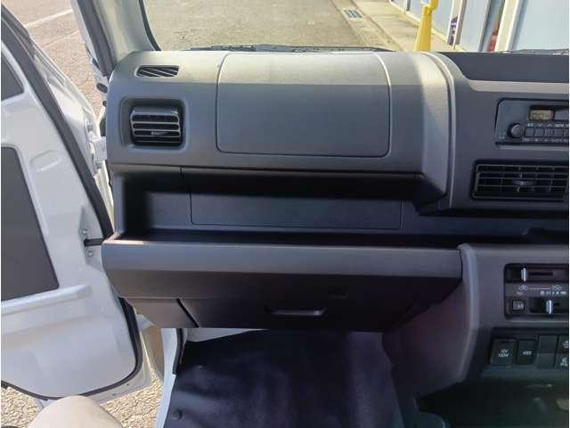 ハイゼットトラック スタンダード　届出済未使用車　スマートアシスト　ＡＭＦＭラジオ　電動式パワーステアリング　マニュアルエアコン　プリントレザーシート　リヤコンビネーションランプ　クリーンエアフィルター　クリアランスソナー（26枚目）