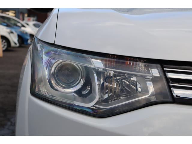 アウトランダーPHEV Gナビパッケージ 車検整備付 1年保証付 走行距離無制限 4WD スマートキー プッシュスタート オートクルーズ ETC パワーリアゲート フォグ 純ナビ フルセグTV Bluetooth バックカメラ 18アルミ(9枚目)