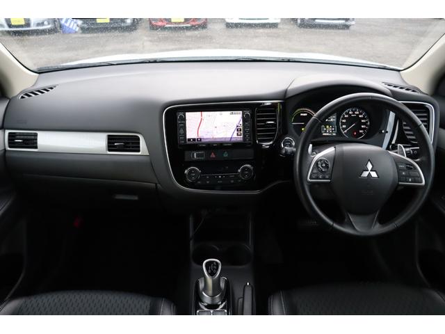 アウトランダーPHEV Gナビパッケージ 車検整備付 1年保証付 走行距離無制限 4WD スマートキー プッシュスタート オートクルーズ ETC パワーリアゲート フォグ 純ナビ フルセグTV Bluetooth バックカメラ 18アルミ(16枚目)
