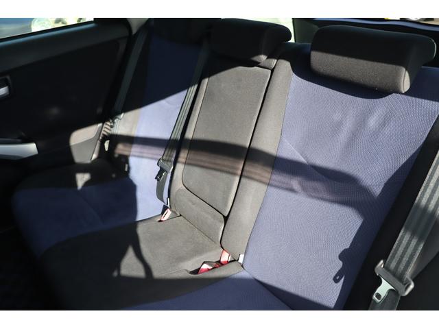 プリウス Ｓ　車検整備付　１年保証付　走行距離無制限　スマートキー　プッシュスタート　ＥＴＣ　ＨＩＤライト　フォグランプ　社外ナビ　フルセグＴＶ　ＤＶＤ再生　Ｂｌｕｅｔｏｏｔｈ　バックカメラ　純正１５インチアルミ（13枚目）