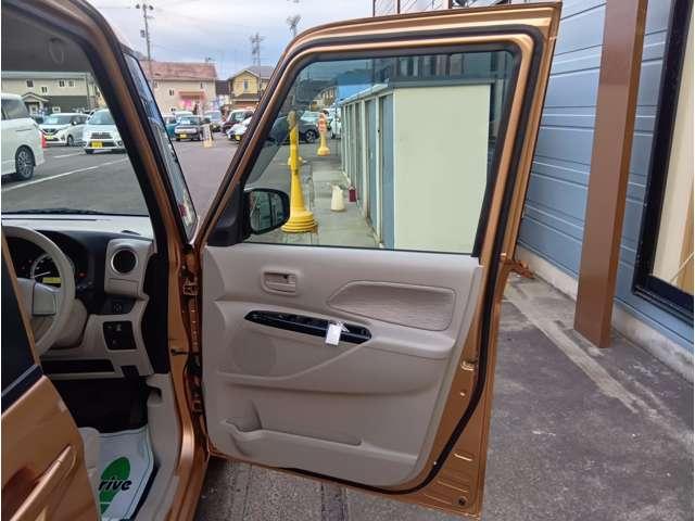 eKスペース G 4WD スマートキー 社外メモリーナビ フルセグTV DVD再生 バックカメラ 純正エンジンスターター シートヒーター タッチパネル式フルオートエアコン リアサーキュレーター 社外14インチAW(28枚目)