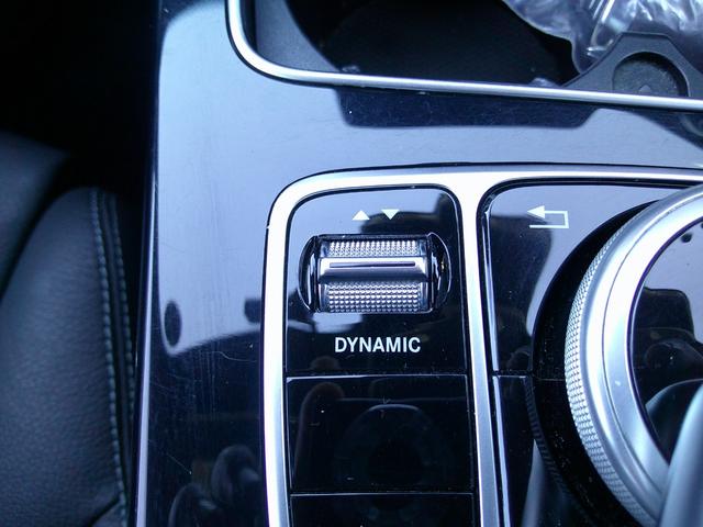 ＧＬＣ ＧＬＣ２２０ｄ　４マチックスポーツ（本革仕様）　４ＷＤ　本革シート　サンルーフ　全方位カメラ　フルセグＴＶ　シートヒーター　プッシュスタート　ＥＴＣ　ドライブレコーダー　クルーズコントロール　電動リヤゲート　ＬＥＤヘッドライト　衝突軽減ブレーキ（19枚目）