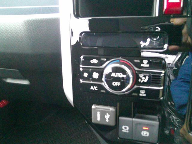 ルーミー カスタムG-T 登録済み未使用車 コンフォートパッケージ 9インチディスプレイオーディオ フルセグTV パノラミックビューパッケージ 両側電動スライドドア LEDヘッドライト 衝突軽減ブレーキ レーンアシスト(28枚目)