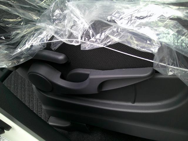 ルーミー カスタムG-T 登録済み未使用車 コンフォートパッケージ 9インチディスプレイオーディオ フルセグTV パノラミックビューパッケージ 両側電動スライドドア LEDヘッドライト 衝突軽減ブレーキ レーンアシスト(42枚目)