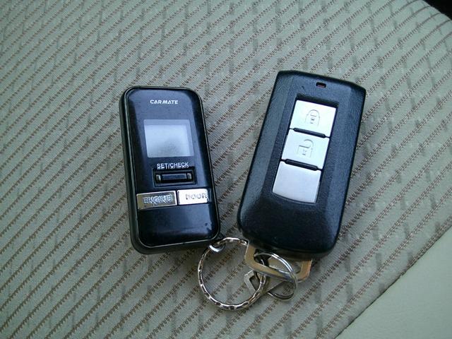 デイズ ハイウェイスター X プレミアムセレクション 4WD ハーフレザーシート 全方位カメラ フルセグナビ Bluetooth エンジンスターター ETC シートヒーター オートハイビーム 衝突軽減ブレーキ ドライブレコーダー HIDヘッドライト(17枚目)