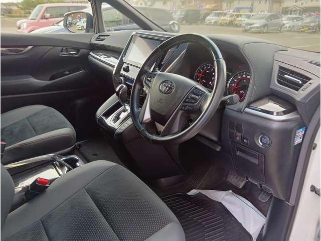 アルファード 2.5S タイプゴールド プリクラッシュセーフティ レーダークルーズ ムーンルーフ 純正ディスプレイオーディオ ナビ フルセグ Bluetooth DVDプレーヤー Bカメラ 後席モニター ドライブレコーダー前後 ETC2.0(14枚目)