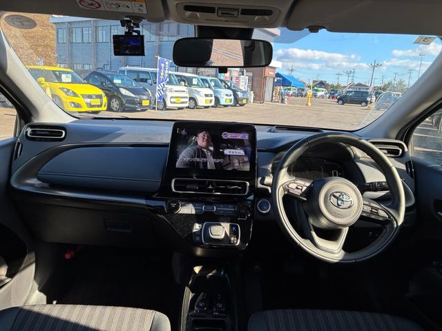 アクア Z 4WD ワンオーナー ハーフレザーシート 10.5型フルセグ 全方位カメラ ドラレコ トヨタセーフティセンス LEDヘッドライト スマートキー プッシュスタート(5枚目)