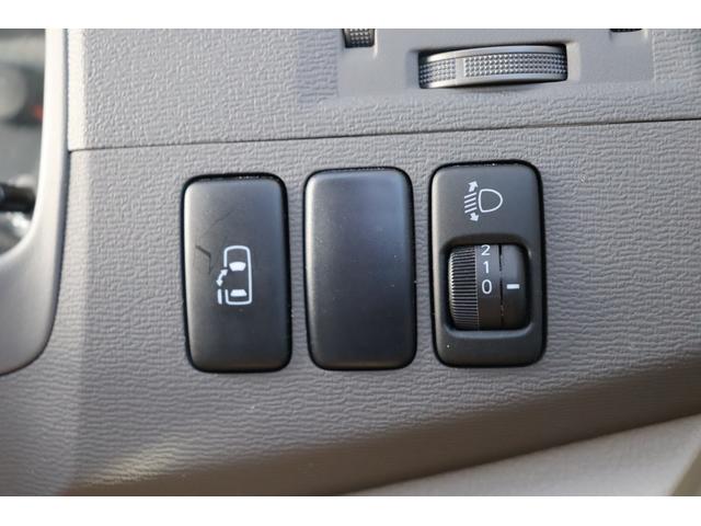 アイシス L 車検整備付 3ヶ月or3000km保証 福祉車両 リアクレーン キーレス 両側スライドドア片側パワスラ 純正ナビ バックカメラ 社外17インチアルミ(28枚目)