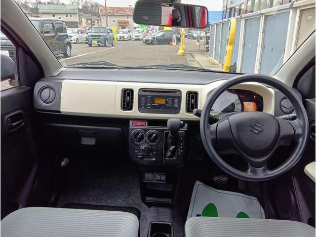 アルト Ｆ　ピュアレッド　５ＡＴ　衝突被害軽減ブレーキ　横滑り抑制機能　純正オーディオ　ＡＭ／ＦＭ／ＣＤ／ＡＵＸ　ライトレベライザー　保証付き（2枚目）