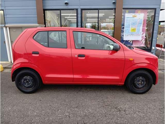 アルト Ｆ　ピュアレッド　５ＡＴ　衝突被害軽減ブレーキ　横滑り抑制機能　純正オーディオ　ＡＭ／ＦＭ／ＣＤ／ＡＵＸ　ライトレベライザー　保証付き（7枚目）