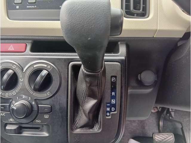 アルト Ｆ　ピュアレッド　５ＡＴ　衝突被害軽減ブレーキ　横滑り抑制機能　純正オーディオ　ＡＭ／ＦＭ／ＣＤ／ＡＵＸ　ライトレベライザー　保証付き（16枚目）