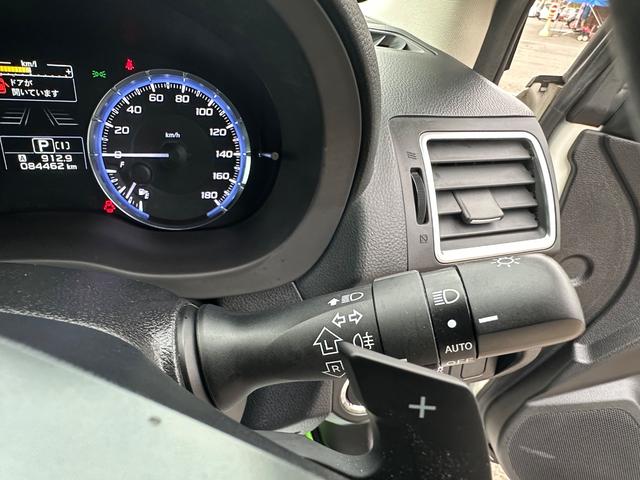 レヴォーグ １．６ＧＴアイサイト　４ＷＤ　本革シート　愛知県使用履歴　アドバンスセーフティパッケージ　全方位検知オプション安全装備　フルセグナビ　バックカメラ　スマートキー　プッシュスタート（30枚目）