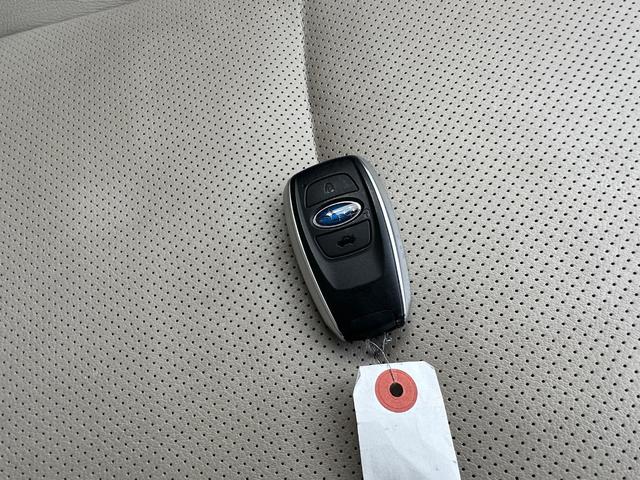 レヴォーグ １．６ＧＴアイサイト　４ＷＤ　本革シート　愛知県使用履歴　アドバンスセーフティパッケージ　全方位検知オプション安全装備　フルセグナビ　バックカメラ　スマートキー　プッシュスタート（46枚目）