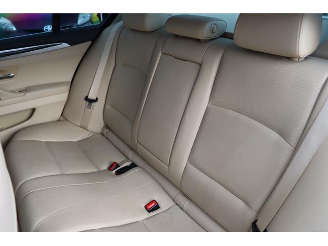 ５シリーズ ５２８ｉ　Ｒ８／０９車検　１ヶ月ｏｒ１０００ｋｍ保証付　スマートキー　プッシュスタート　オートクルーズ　ＨＩＤライト　フォグ　サンルーフ　シートヒーター　純ナビ　フルセグＴＶ　バックカメラ　純正１７アルミ（12枚目）
