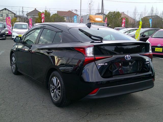 プリウス ＳセーフティプラスＩＩ　４ＷＤ　トヨタセイフティセンス　ＥＴＣ　ドラレコ　ＬＥＤアクセサリーランプ　ブラインドスポットモニター　ケンウッド９インチカーナビ　バックカメラ　クルーズコントロール　モデリスタアルミホイール　禁煙車（8枚目）