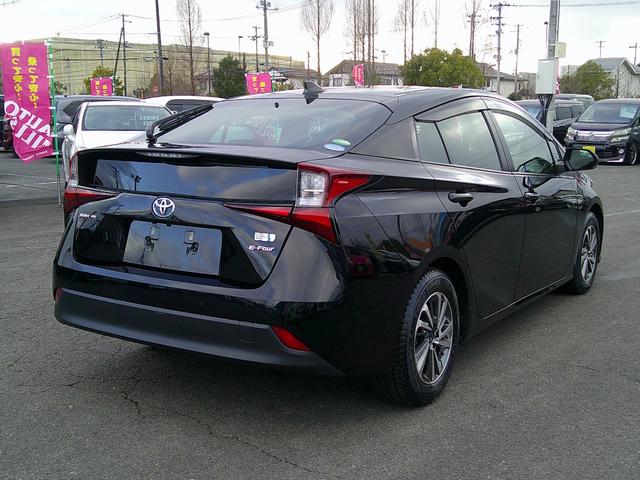 プリウス ＳセーフティプラスＩＩ　４ＷＤ　トヨタセイフティセンス　ＥＴＣ　ドラレコ　ＬＥＤアクセサリーランプ　ブラインドスポットモニター　ケンウッド９インチカーナビ　バックカメラ　クルーズコントロール　モデリスタアルミホイール　禁煙車（10枚目）