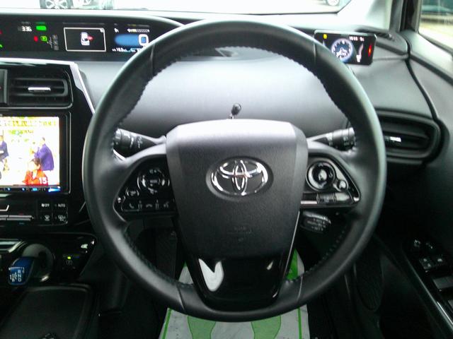 プリウス ＳセーフティプラスＩＩ　４ＷＤ　トヨタセイフティセンス　ＥＴＣ　ドラレコ　ＬＥＤアクセサリーランプ　ブラインドスポットモニター　ケンウッド９インチカーナビ　バックカメラ　クルーズコントロール　モデリスタアルミホイール　禁煙車（15枚目）