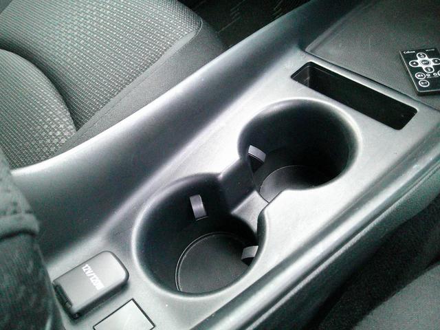 プリウス ＳセーフティプラスＩＩ　４ＷＤ　トヨタセイフティセンス　ＥＴＣ　ドラレコ　ＬＥＤアクセサリーランプ　ブラインドスポットモニター　ケンウッド９インチカーナビ　バックカメラ　クルーズコントロール　モデリスタアルミホイール　禁煙車（37枚目）