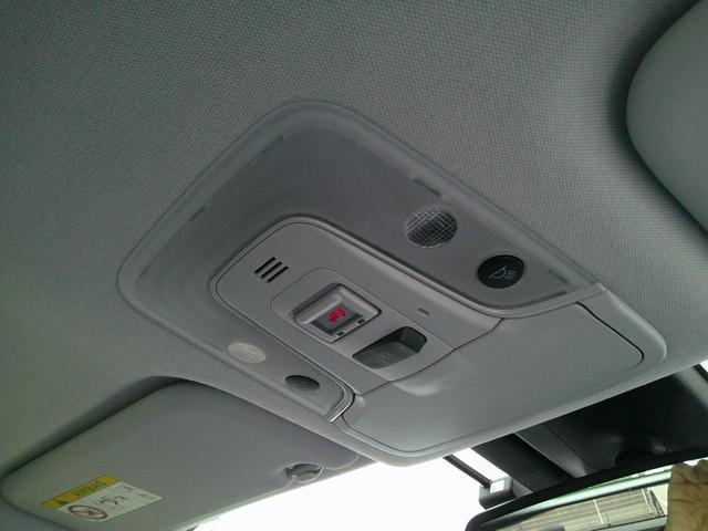 プリウス ＳセーフティプラスＩＩ　４ＷＤ　トヨタセイフティセンス　ＥＴＣ　ドラレコ　ＬＥＤアクセサリーランプ　ブラインドスポットモニター　ケンウッド９インチカーナビ　バックカメラ　クルーズコントロール　モデリスタアルミホイール　禁煙車（39枚目）