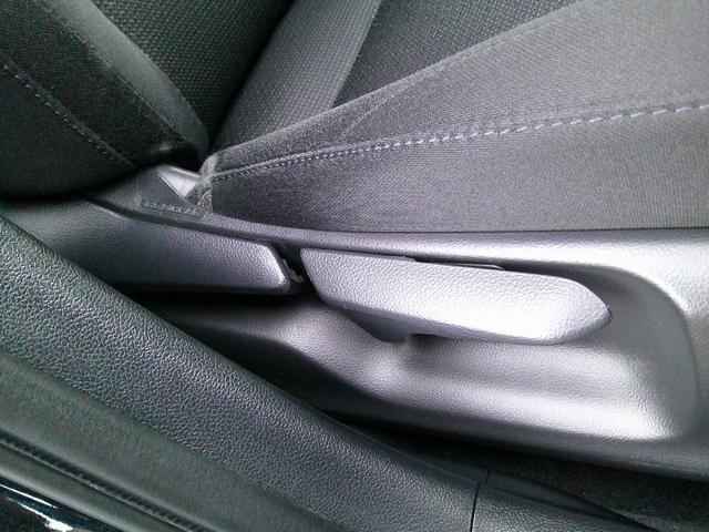 プリウス ＳセーフティプラスＩＩ　４ＷＤ　トヨタセイフティセンス　ＥＴＣ　ドラレコ　ＬＥＤアクセサリーランプ　ブラインドスポットモニター　ケンウッド９インチカーナビ　バックカメラ　クルーズコントロール　モデリスタアルミホイール　禁煙車（43枚目）