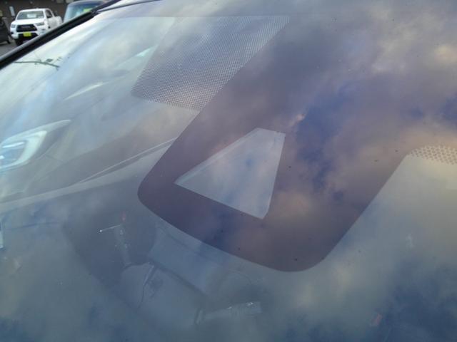 プリウス ＳセーフティプラスＩＩ　４ＷＤ　トヨタセイフティセンス　ＥＴＣ　ドラレコ　ＬＥＤアクセサリーランプ　ブラインドスポットモニター　ケンウッド９インチカーナビ　バックカメラ　クルーズコントロール　モデリスタアルミホイール　禁煙車（52枚目）