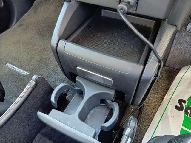 オデッセイ アブソルート・ＥＸ　シティブレーキアクティブシステム　純正８インチＨＤＤナビ　フルセグ　Ｂｌｕｅｔｏｏｔｈ　後席モニター　バックカメラ　ＥＴＣ　純正エンジンスターター　クルコン　ＢＳＭ　ハーフレザーシート　純正１８ＡＷ（28枚目）