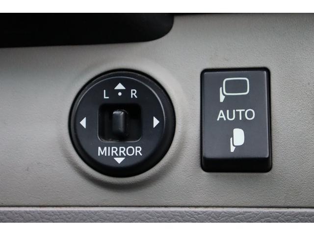 ドアミラーは傷つけやすい所ですので駐車時にワンタッチｏｒ自動だとかなり便利ですよねー（　＊´艸‘）