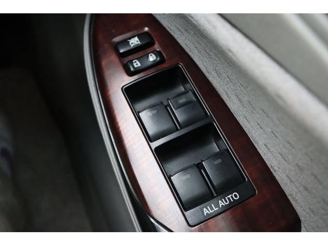 窓の開閉もワンタッチで楽々です♪ウィンドウロックも付いているので、お子様のいる家庭でも、お年寄りのいる家庭でも安心ですね♪♪